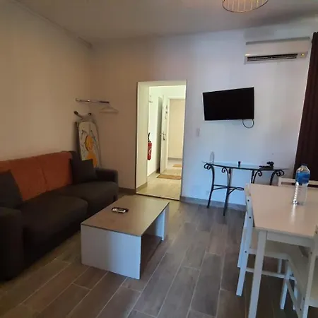 L'escale בוניפסיו