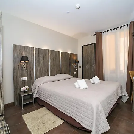 L'escale בוניפסיו