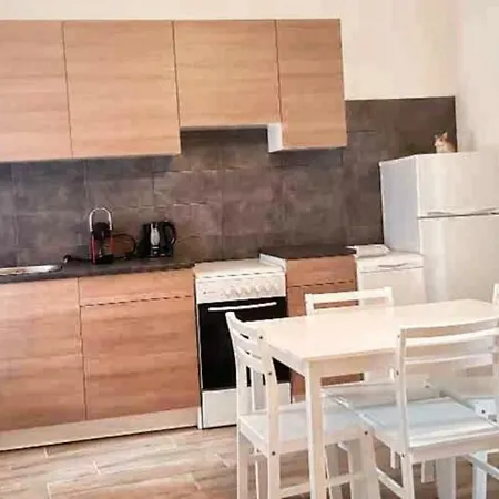 L'escale * בוניפסיו