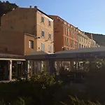 L'escale Szálloda *