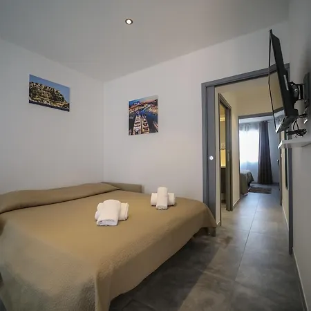 L'escale Bonifacio (Corsica)