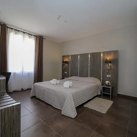 L'escale Hotel *